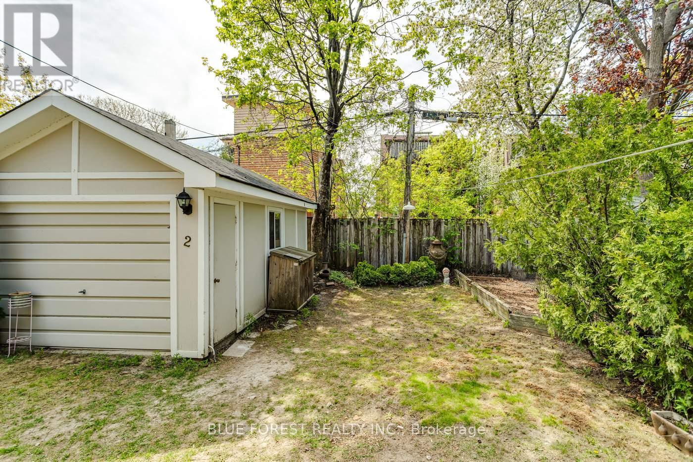 8 Lauder Avenue, Toronto, Ontario  M6H 3E3 - Photo 50 - W12147316