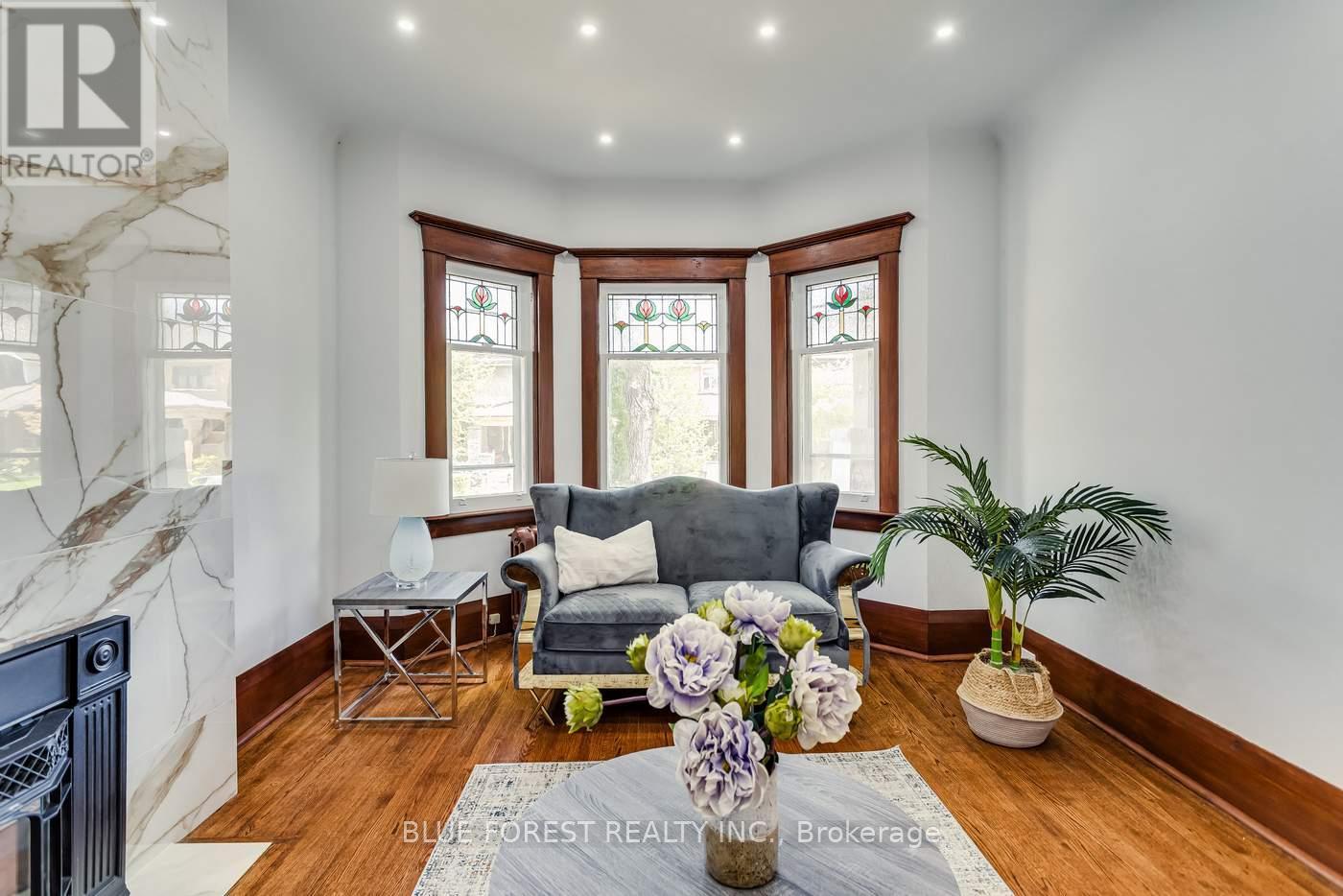 8 Lauder Avenue, Toronto, Ontario  M6H 3E3 - Photo 8 - W12147316