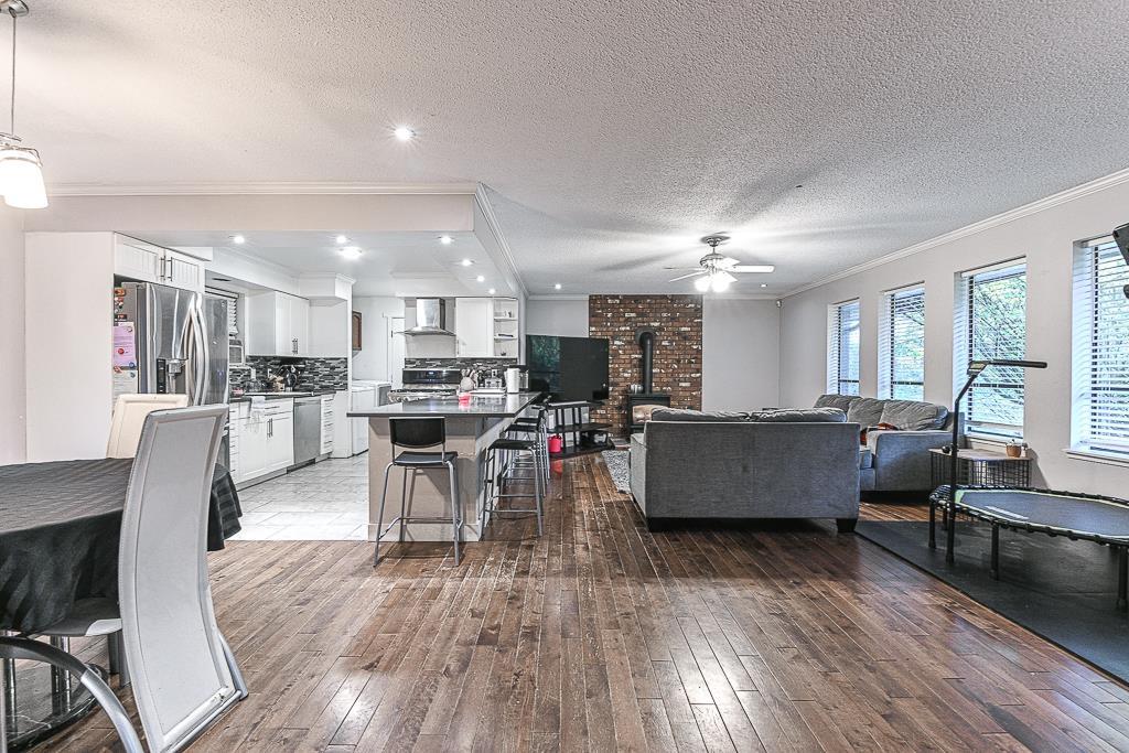 28712 58 Avenue, Abbotsford, British Columbia  V4X 2P6 - Photo 5 - R2989753