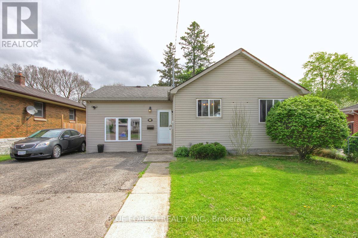 54 Clemens Street, London East, Ontario  N5Y 1H6 - Photo 1 - X12147341