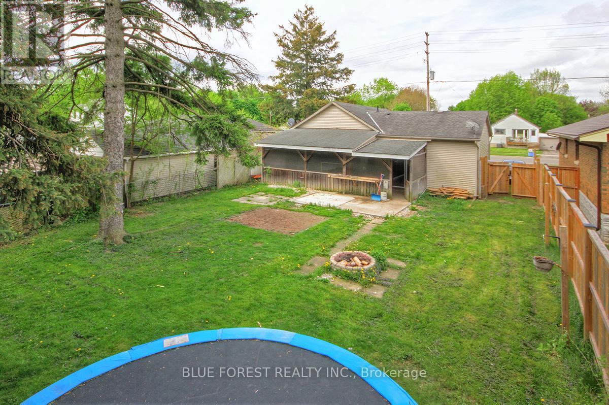 54 Clemens Street, London East, Ontario  N5Y 1H6 - Photo 24 - X12147341