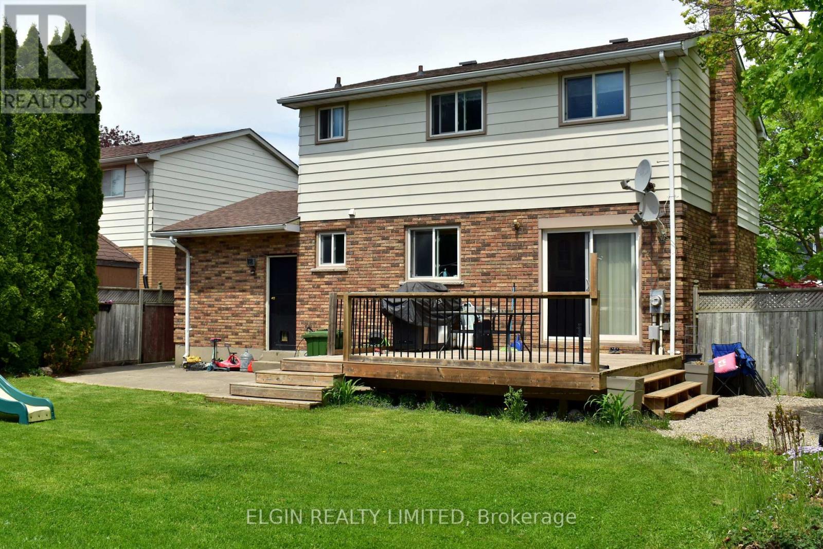 2 Massey Drive, St. Thomas, Ontario  N5R 5M7 - Photo 29 - X12147356