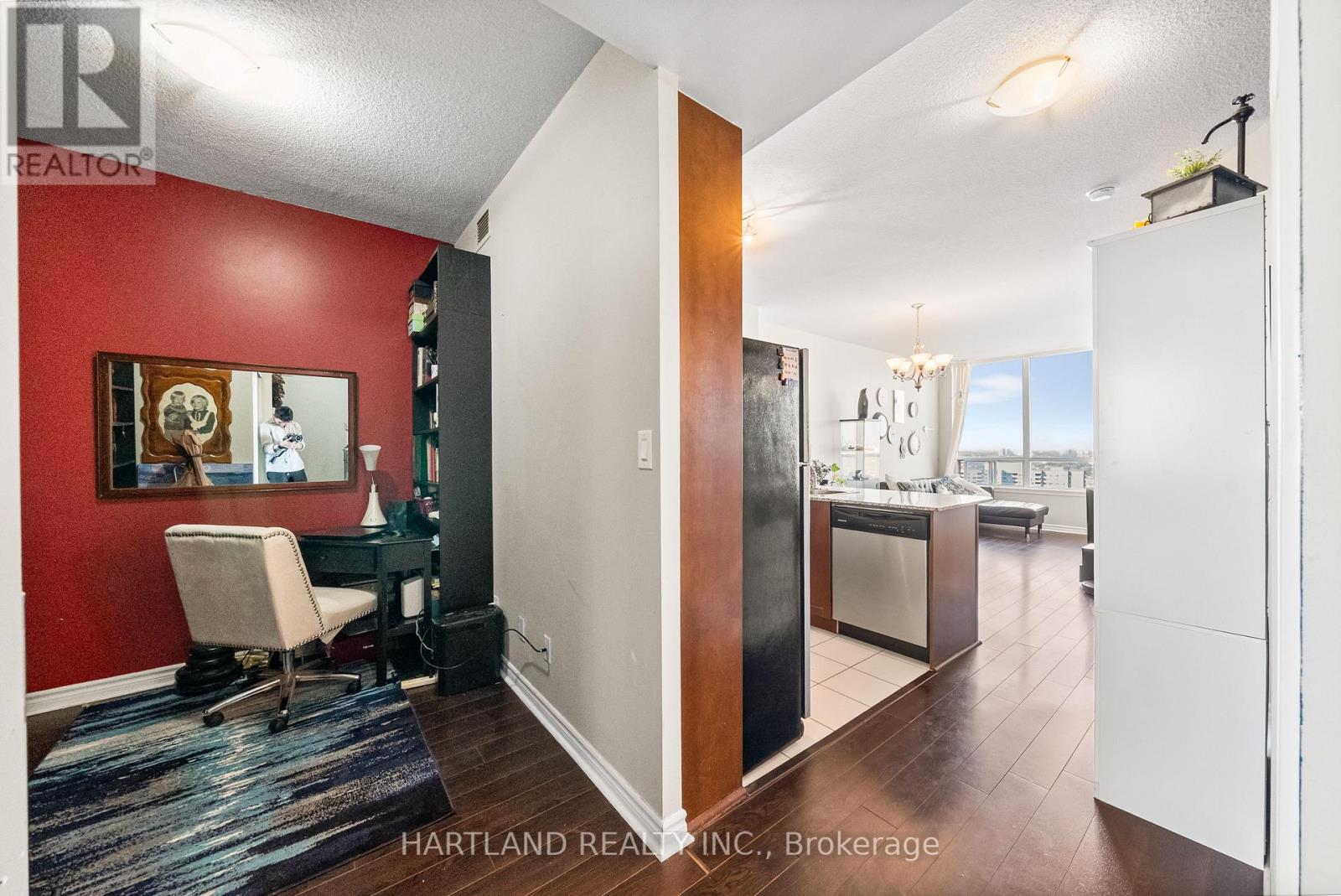 2701 - 3504 Hurontario Street, Mississauga, Ontario  L5B 0B9 - Photo 7 - W12146925