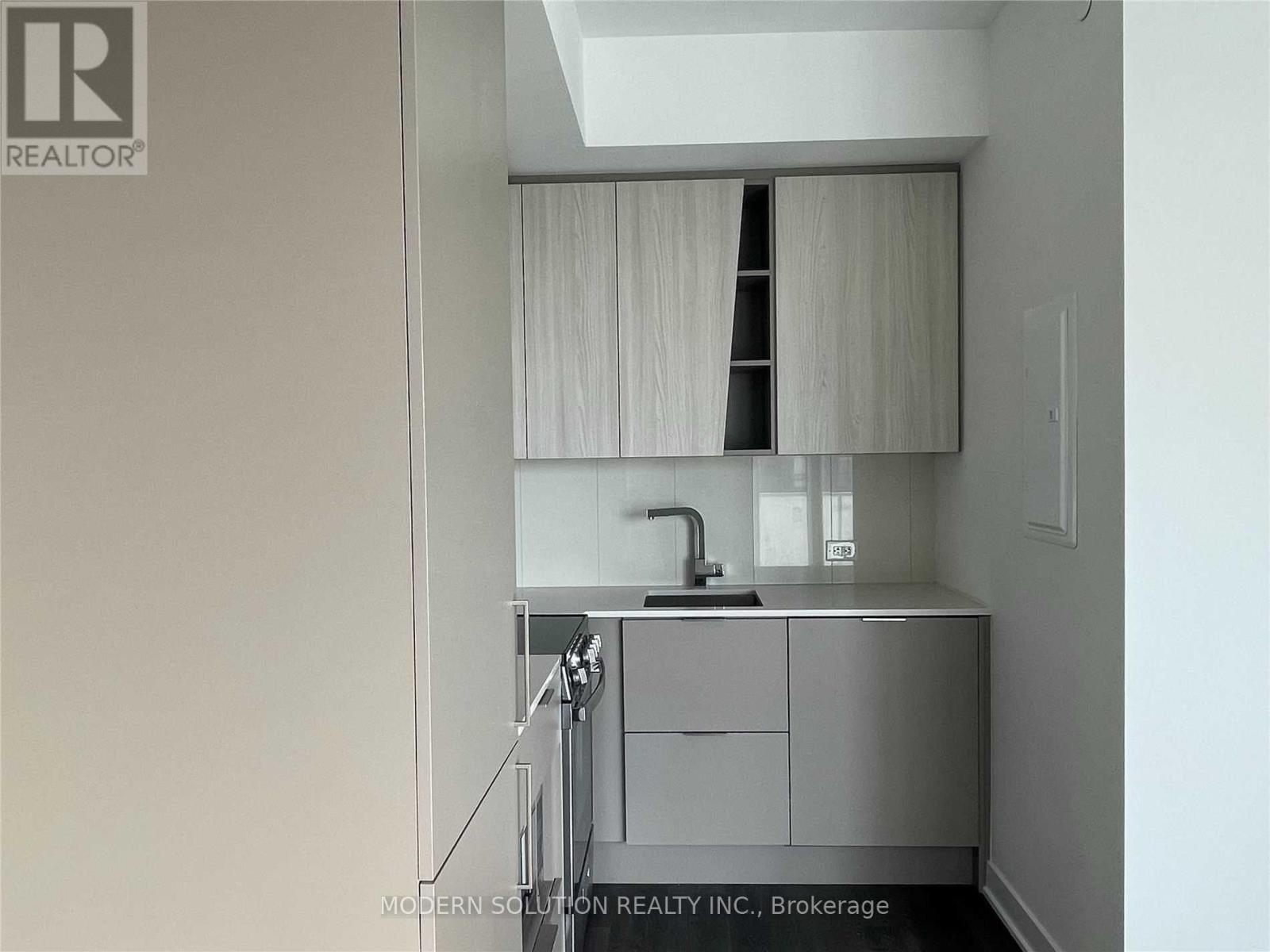 2709 - 3900 Confederation Parkway, Mississauga, Ontario  L5B 0M3 - Photo 10 - W12146940