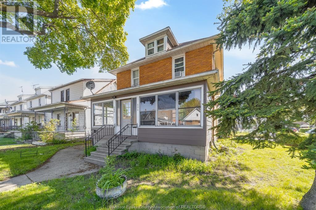 Property at 688-690 PARENT AVE. image 3