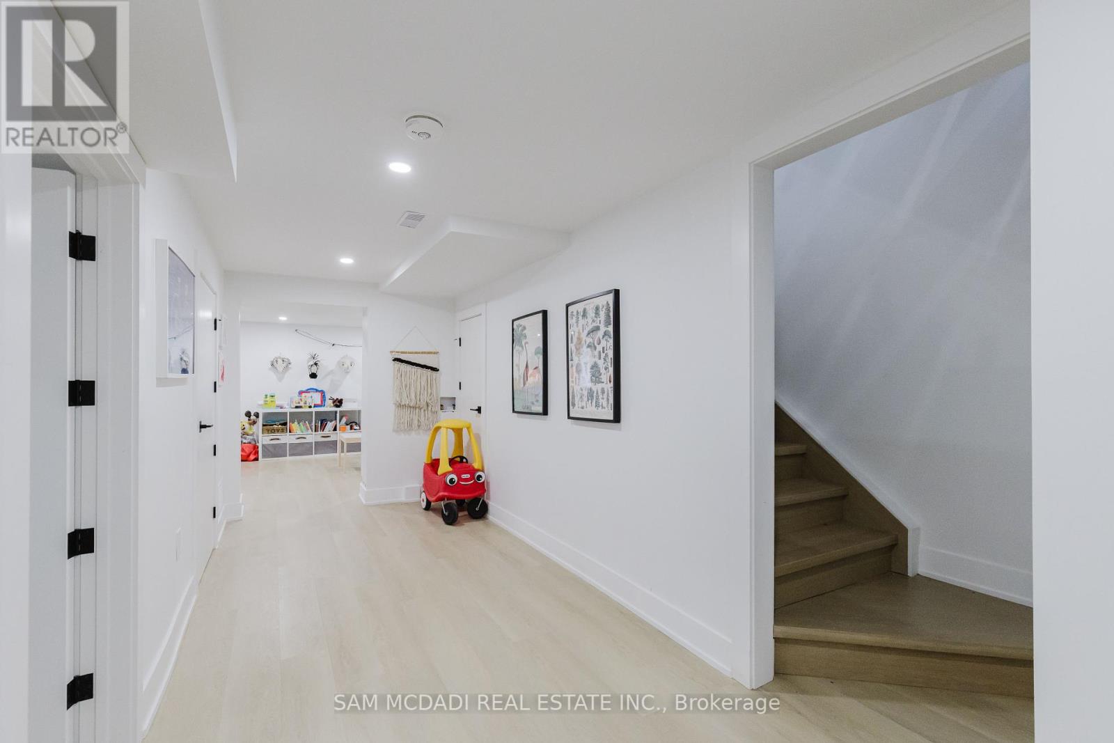 36 Maple Avenue N, Mississauga (Port Credit), Ontario  L5H 2S1 - Photo 29 - W12146951