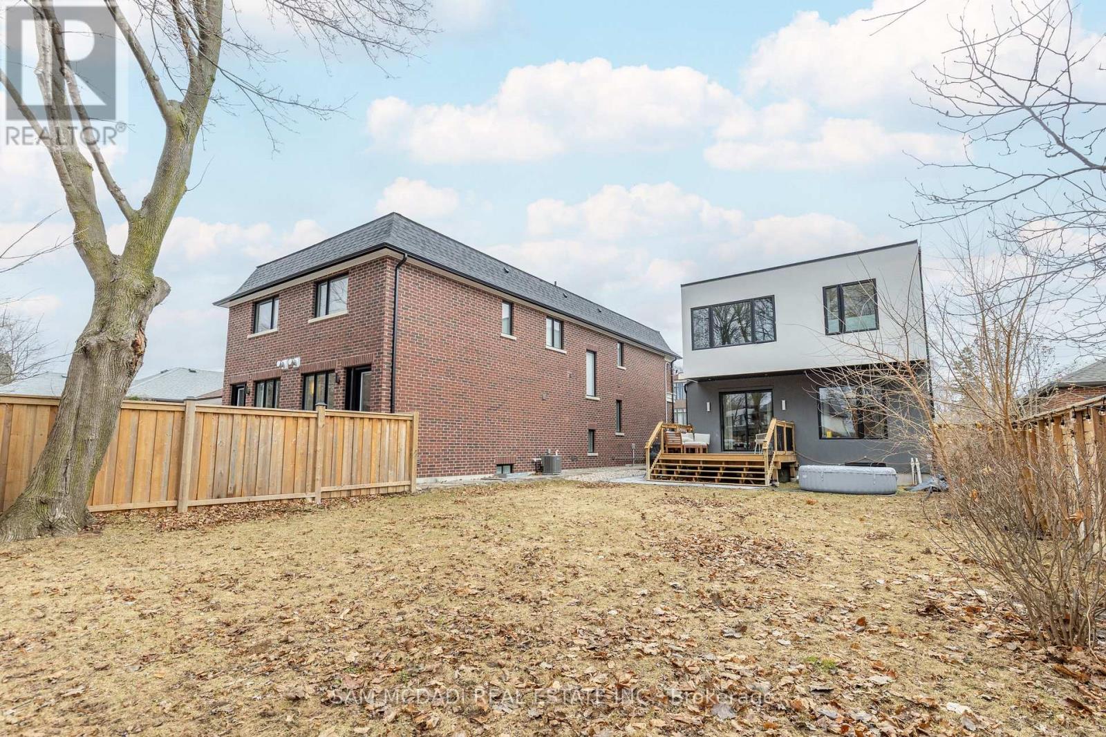 36 Maple Avenue N, Mississauga (Port Credit), Ontario  L5H 2S1 - Photo 38 - W12146951