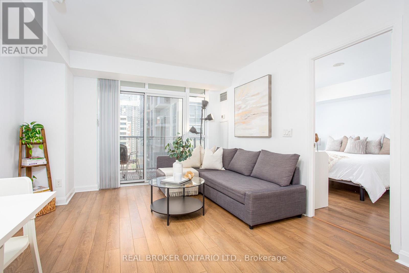 1603 - 1 Michael Power Place, Toronto, Ontario  M9A 0A1 - Photo 4 - W12146960