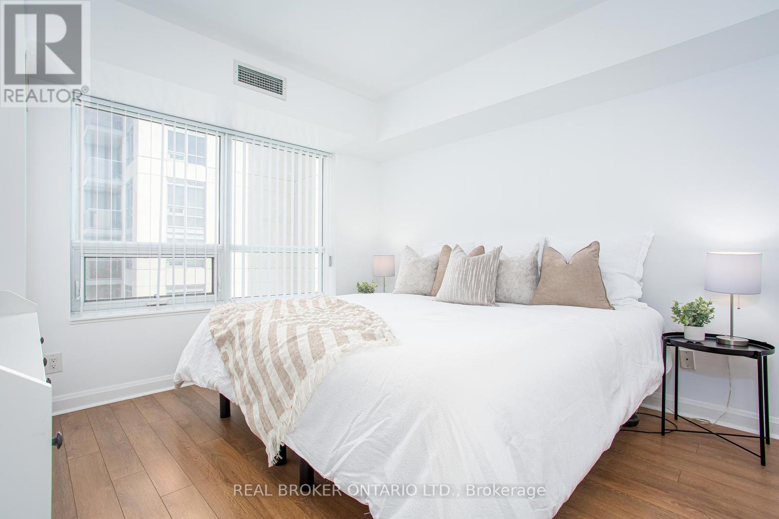 1603 - 1 Michael Power Place, Toronto, Ontario  M9A 0A1 - Photo 7 - W12146960