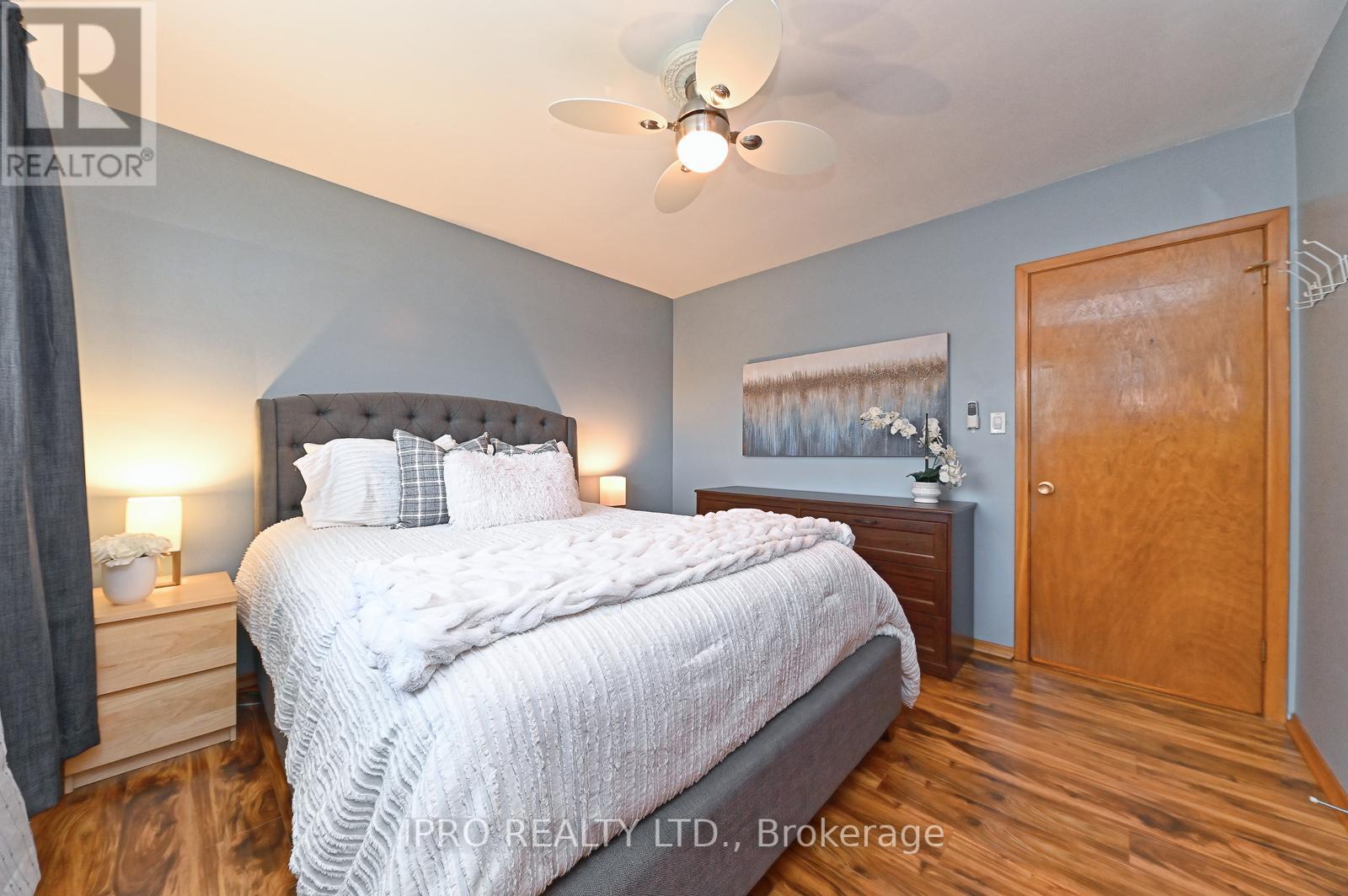 44 Moultrey Crescent, Halton Hills (Georgetown), Ontario  L7G 4N5 - Photo 12 - W12146994
