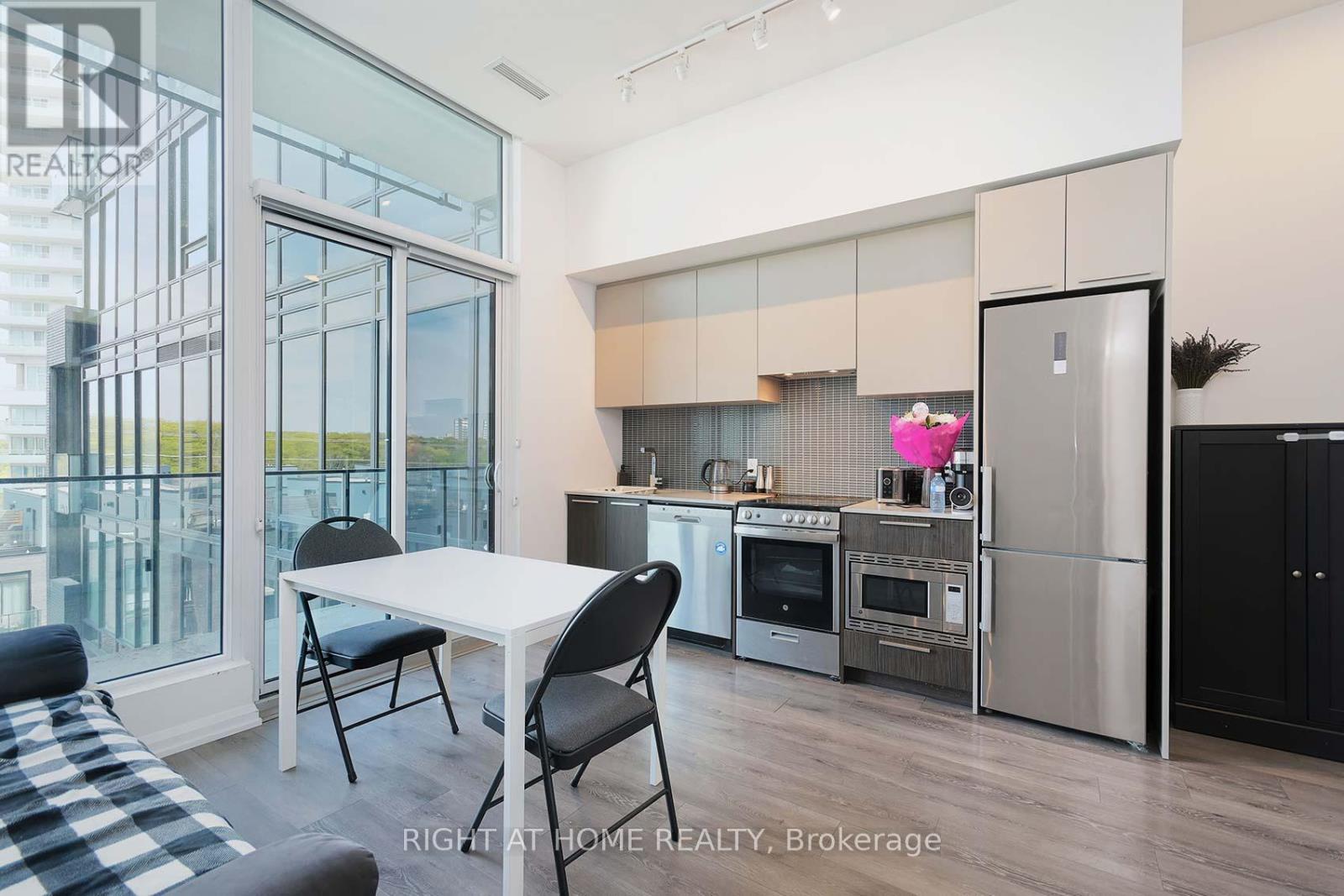 523 - 4208 Dundas Street W, Toronto (Edenbridge-Humber Valley), Ontario  M8X 0B1 - Photo 11 - W12147029