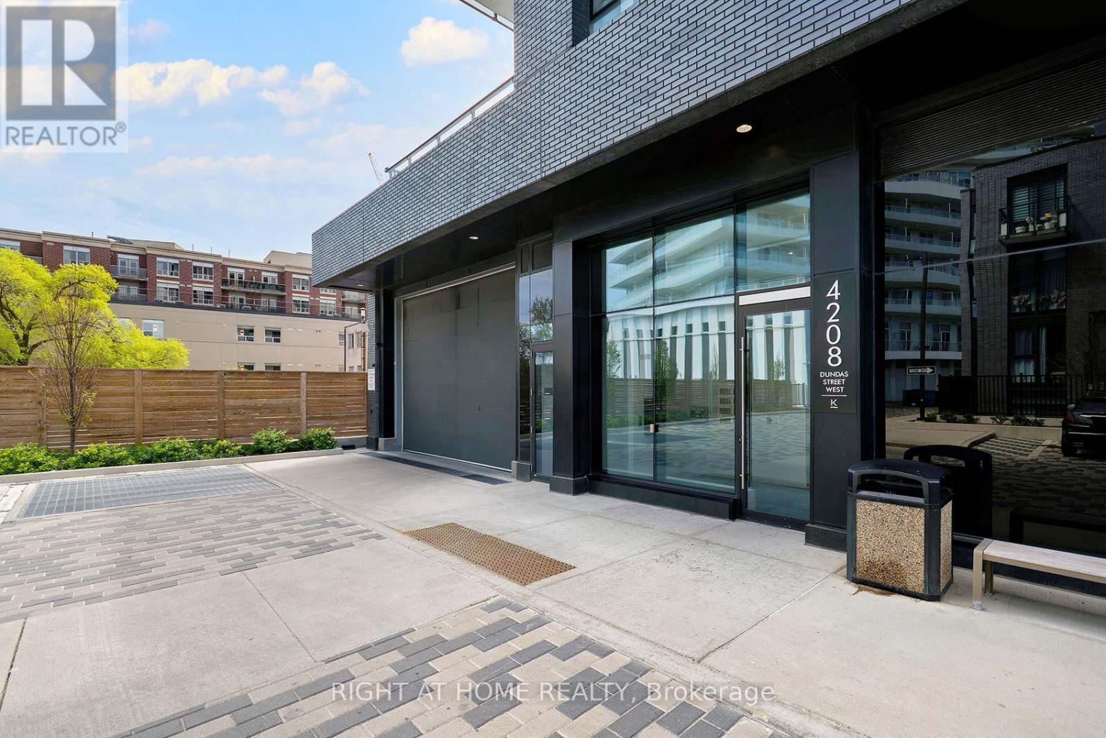 523 - 4208 Dundas Street W, Toronto (Edenbridge-Humber Valley), Ontario  M8X 0B1 - Photo 32 - W12147029