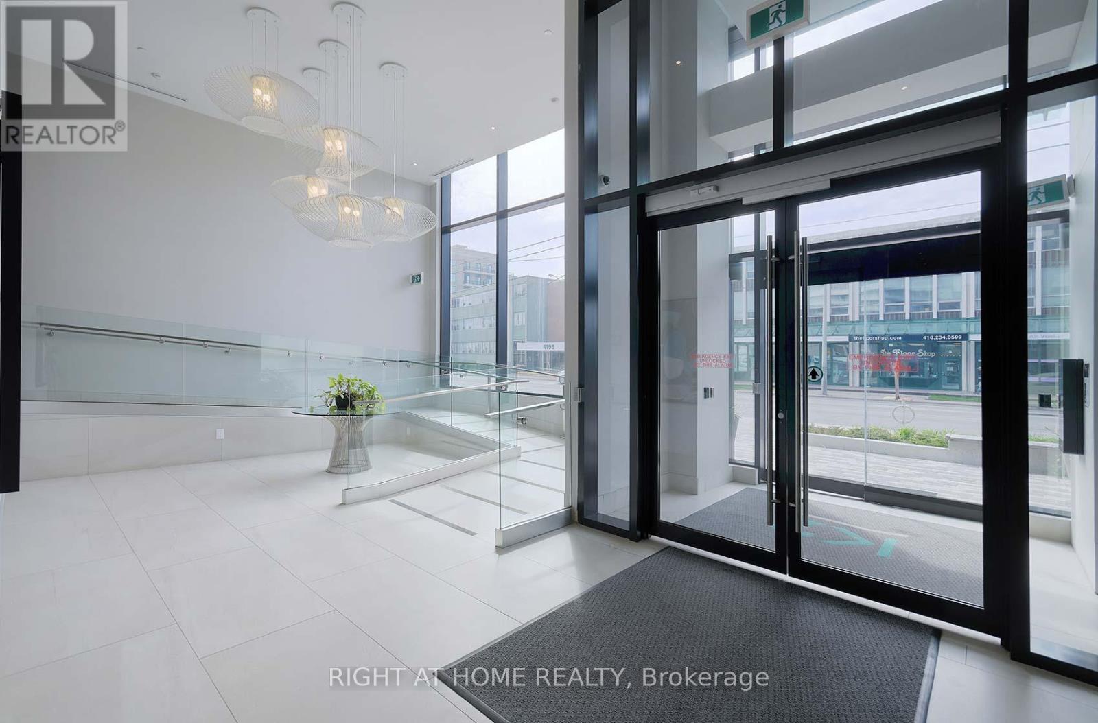 523 - 4208 Dundas Street W, Toronto (Edenbridge-Humber Valley), Ontario  M8X 0B1 - Photo 5 - W12147029