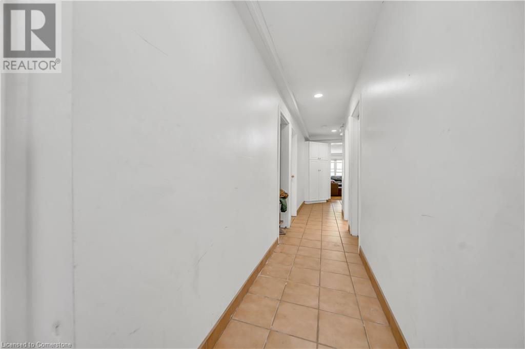 Property at 24 COLUMBIA Street W image 4