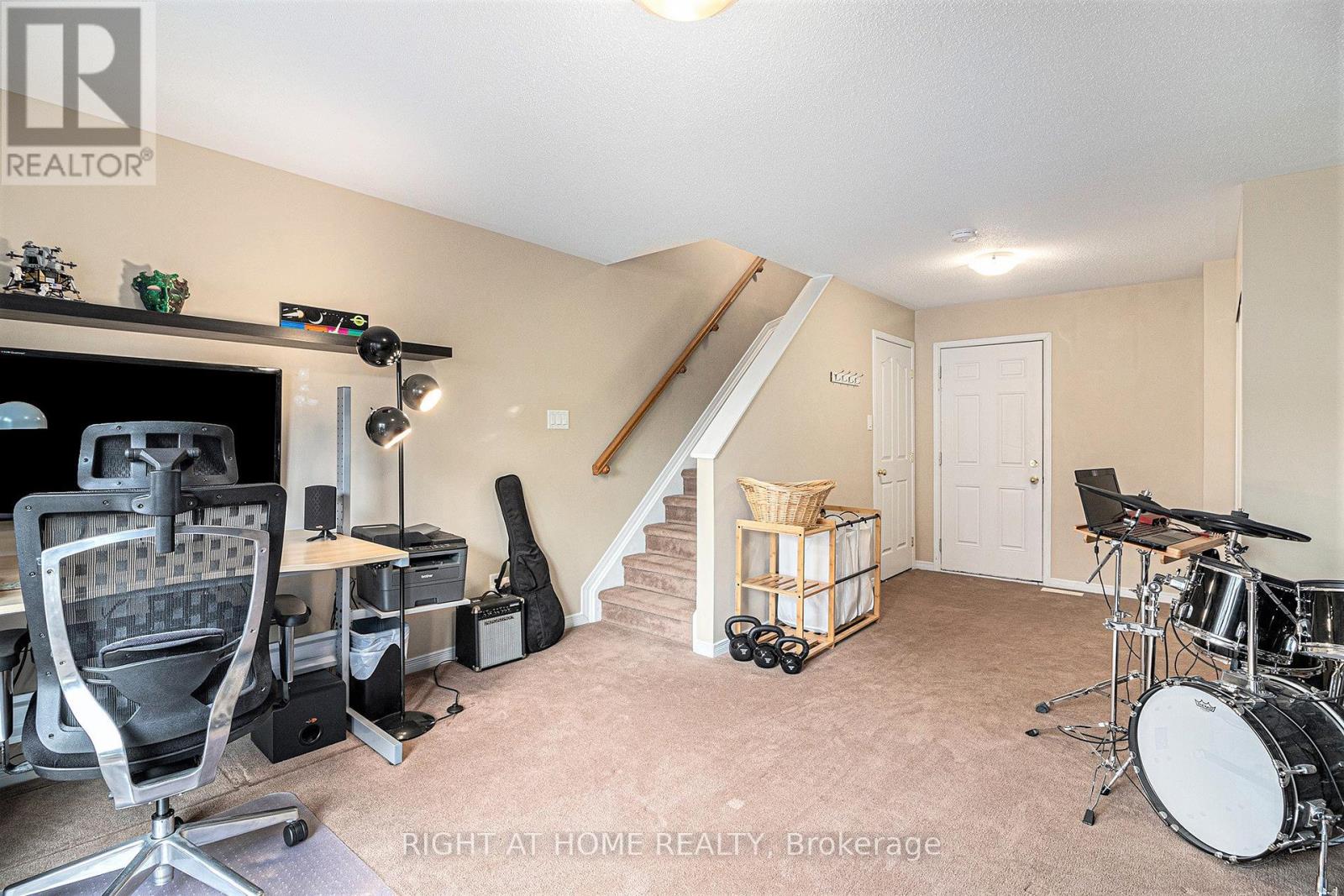 72 Jenscott Private, Ottawa, Ontario  K2C 0E4 - Photo 21 - X12147317