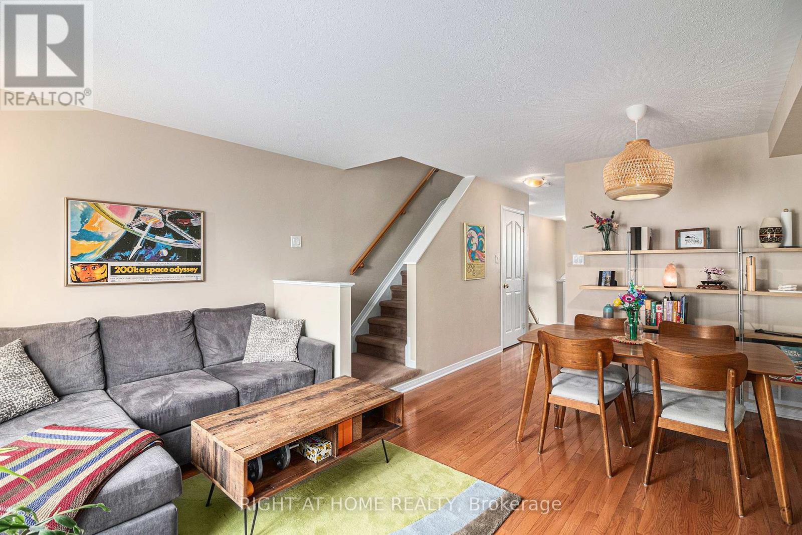 72 Jenscott Private, Ottawa, Ontario  K2C 0E4 - Photo 9 - X12147317