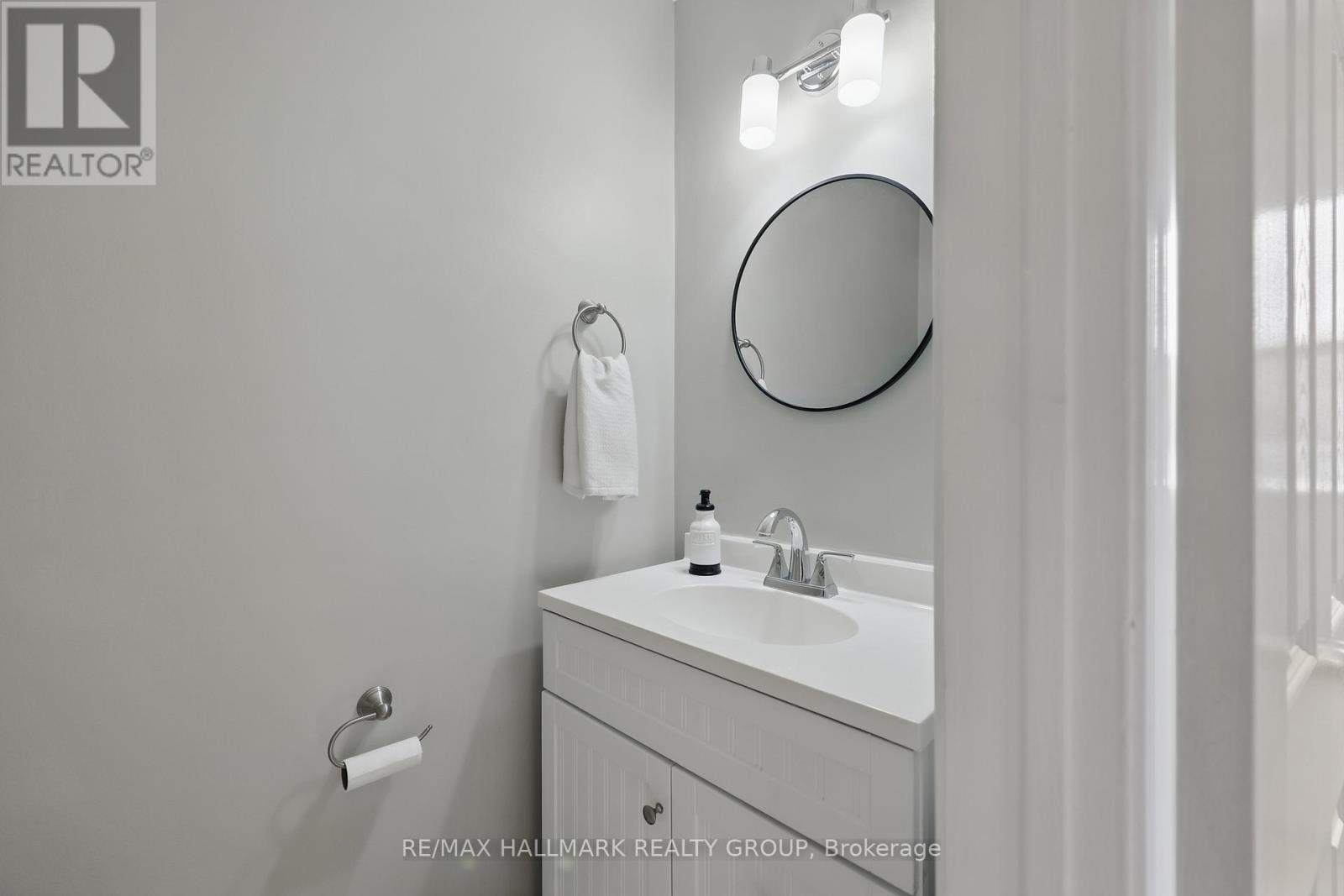 161 Glen Park Drive, Ottawa, Ontario  K1B 4Y5 - Photo 19 - X12147340