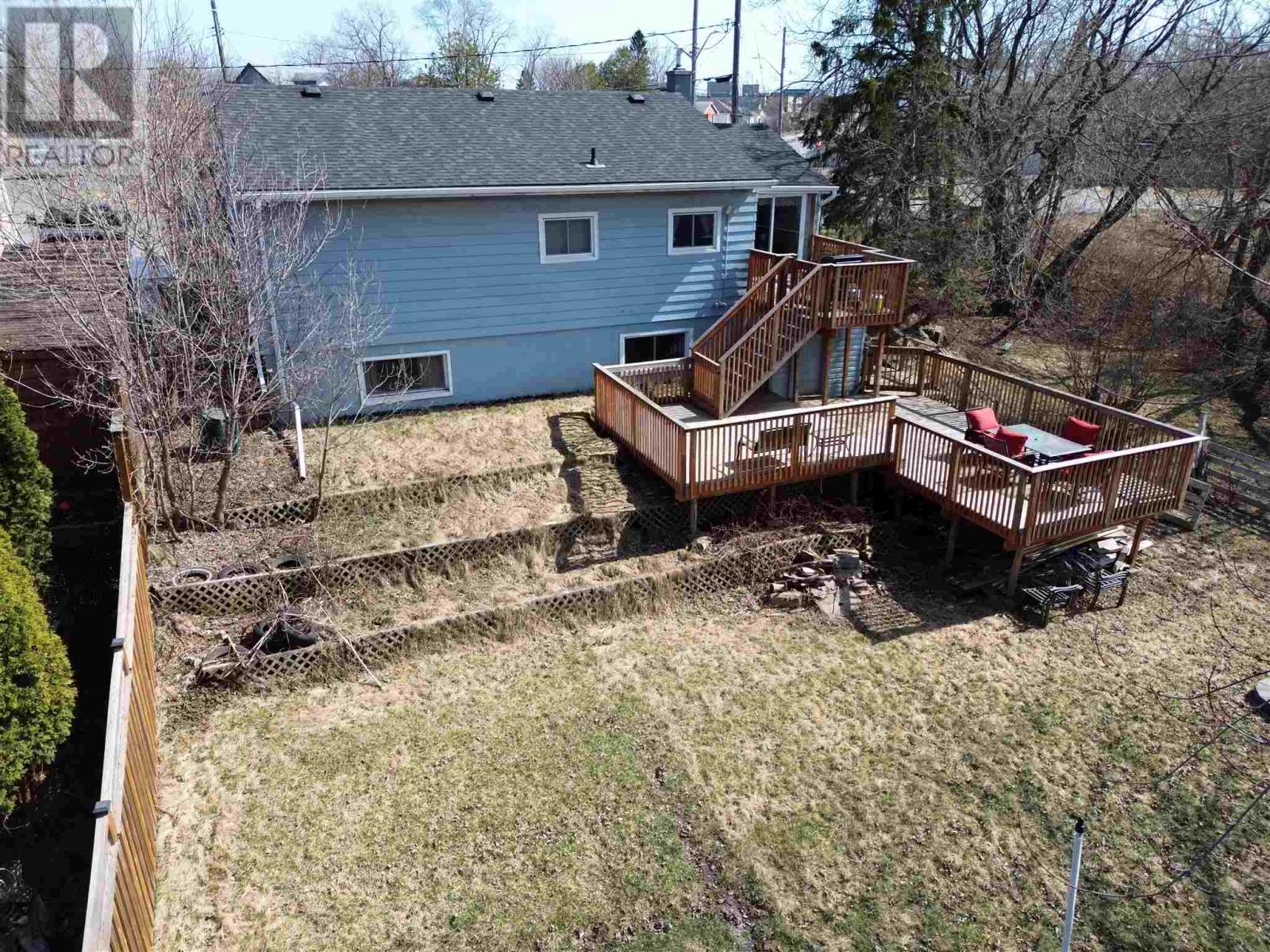 Property at 252 Theresa ST image 3