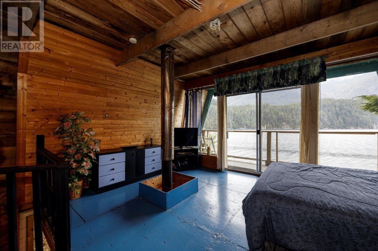 11 East Of Croker Island, North Vancouver, British Columbia  V0V 0V0 - Photo 25 - R2995484
