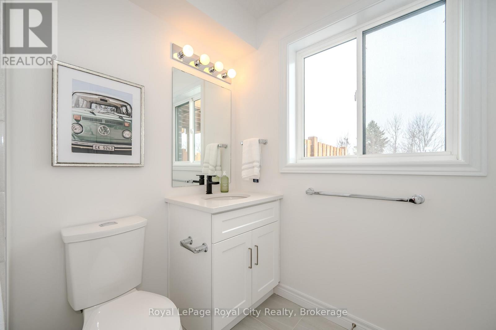 8 Sora Lane, Guelph, Ontario  N1E 0T4 - Photo 7 - X12108922