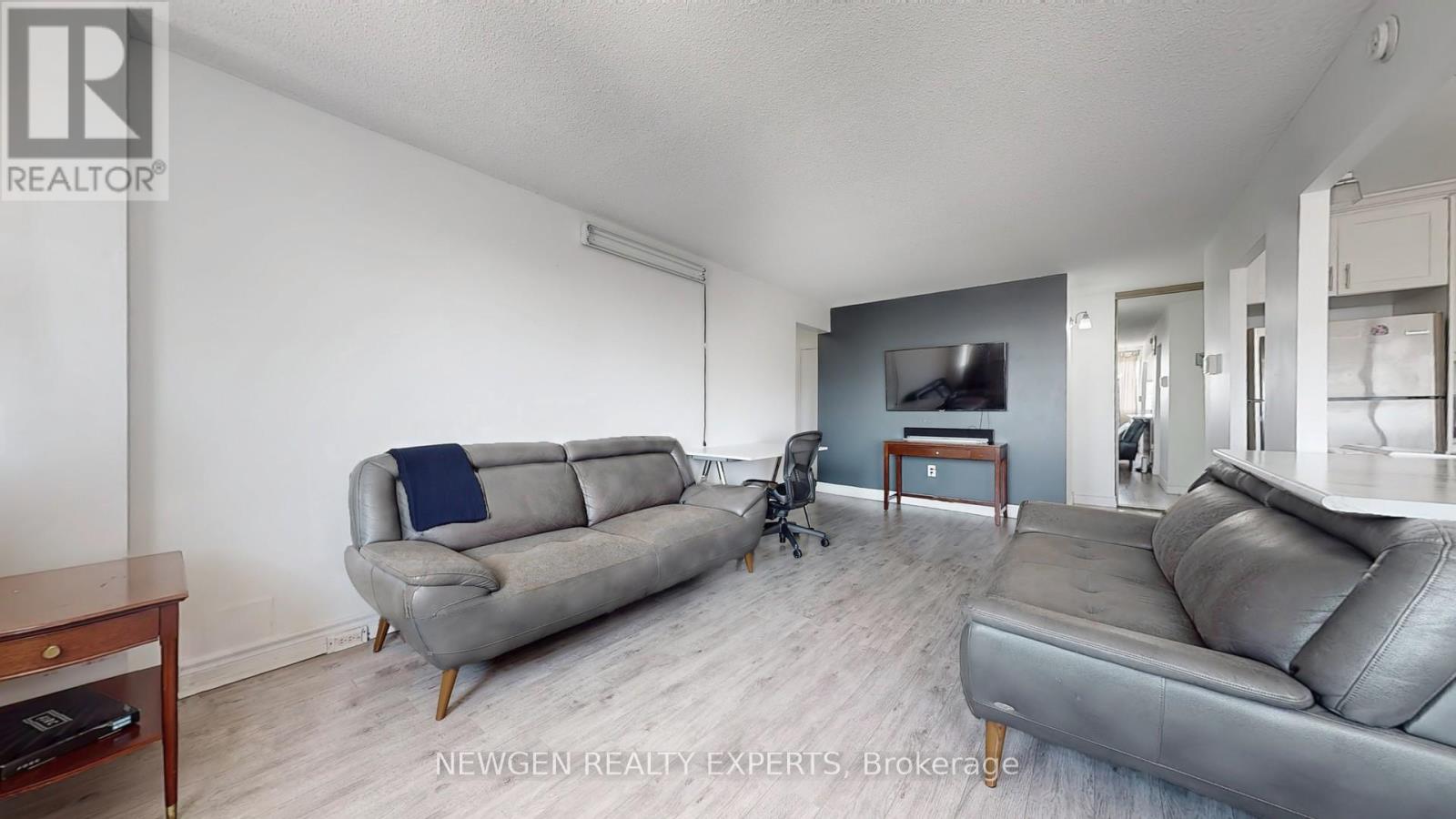 2406 - 735 Don Mills Road, Toronto (Flemingdon Park), Ontario  M3C 1T1 - Photo 7 - C12147067