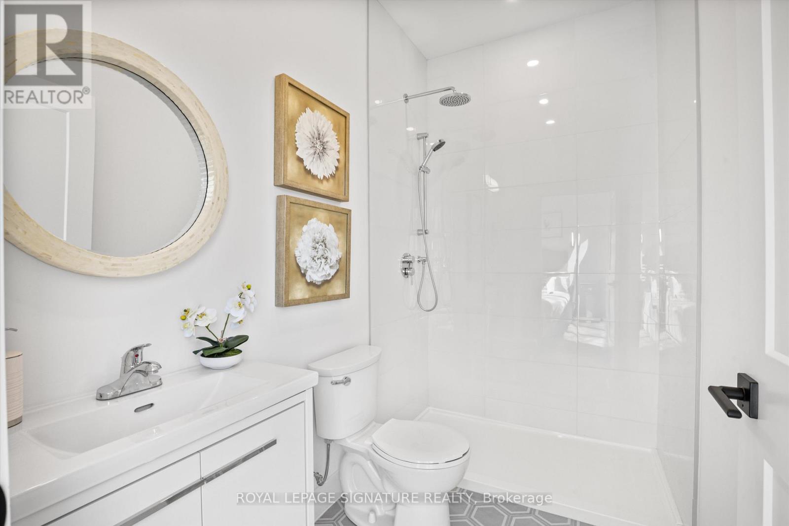 Main/upper - 1 Heydon Park Road, Toronto, Ontario  M6J 2C7 - Photo 24 - C12147079