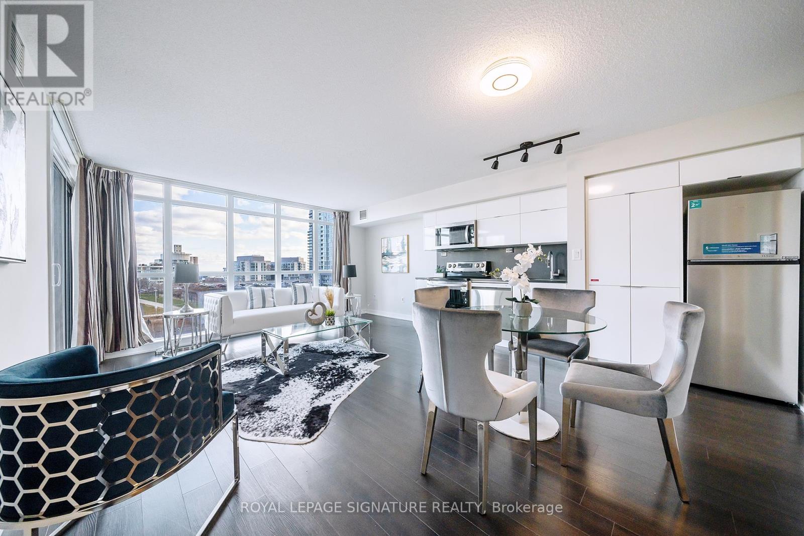 655 - 151 Dan Leckie Way, Toronto, Ontario  M5V 4B2 - Photo 5 - C12147147