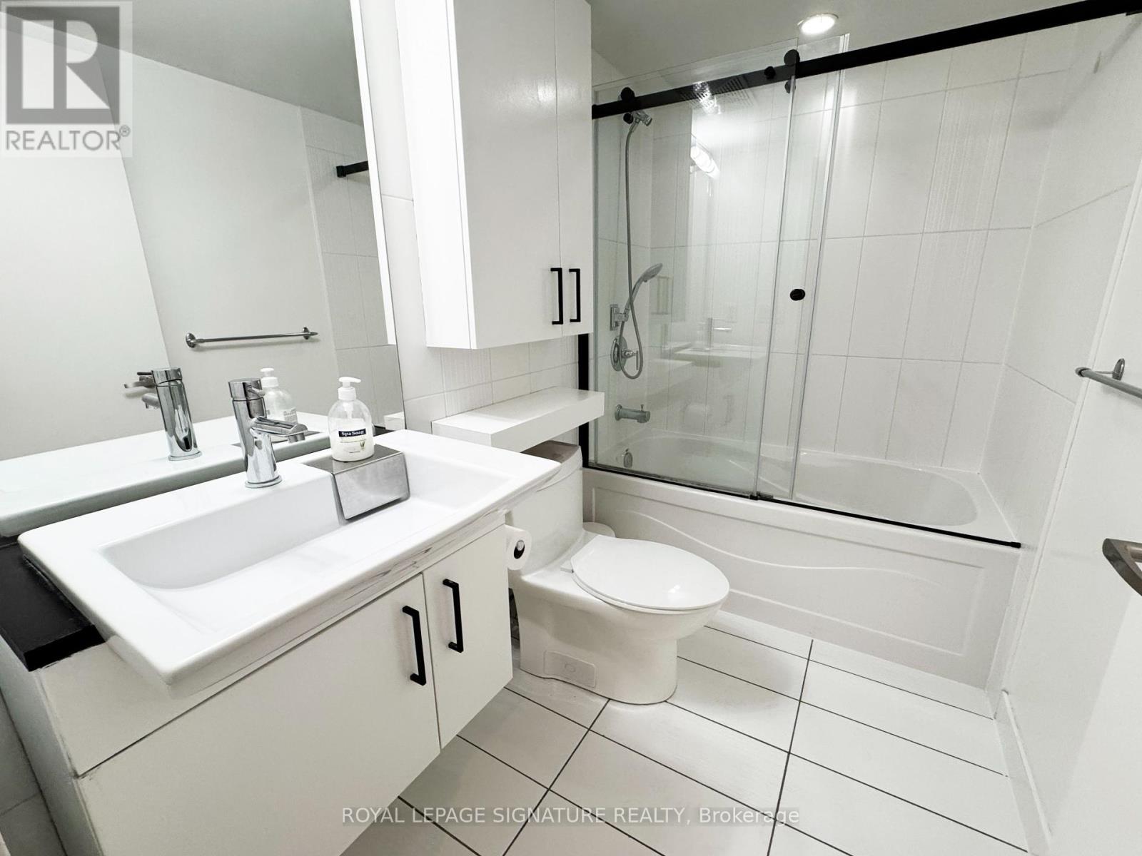 515 - 8 Telegram Mews, Toronto, Ontario  M5V 3Z5 - Photo 14 - C12147229