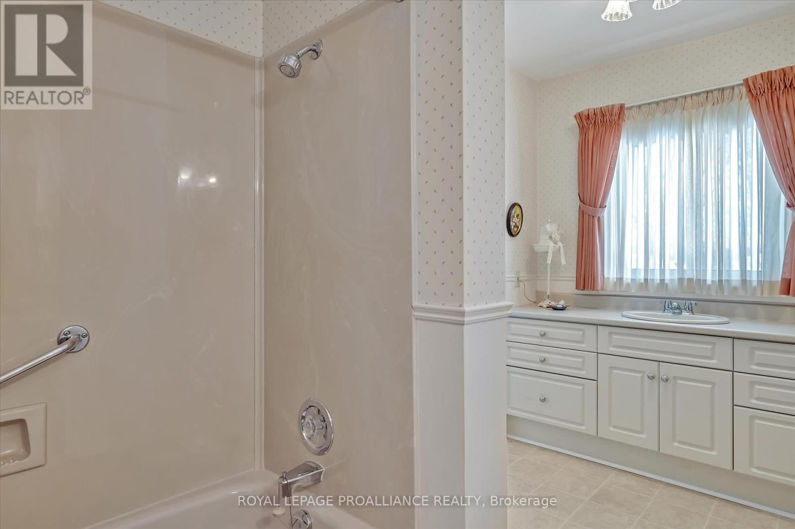 114 O'carroll Avenue, Peterborough North, Ontario  K9H 4V3 - Photo 24 - X12028761