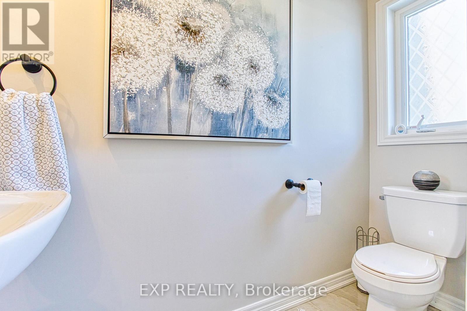 Property at 42 PINOT CRESCENT image 5