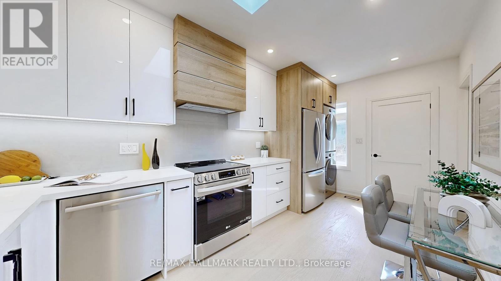 85 Springdale Boulevard, Toronto, Ontario  M4J 1W6 - Photo 12 - E12147052