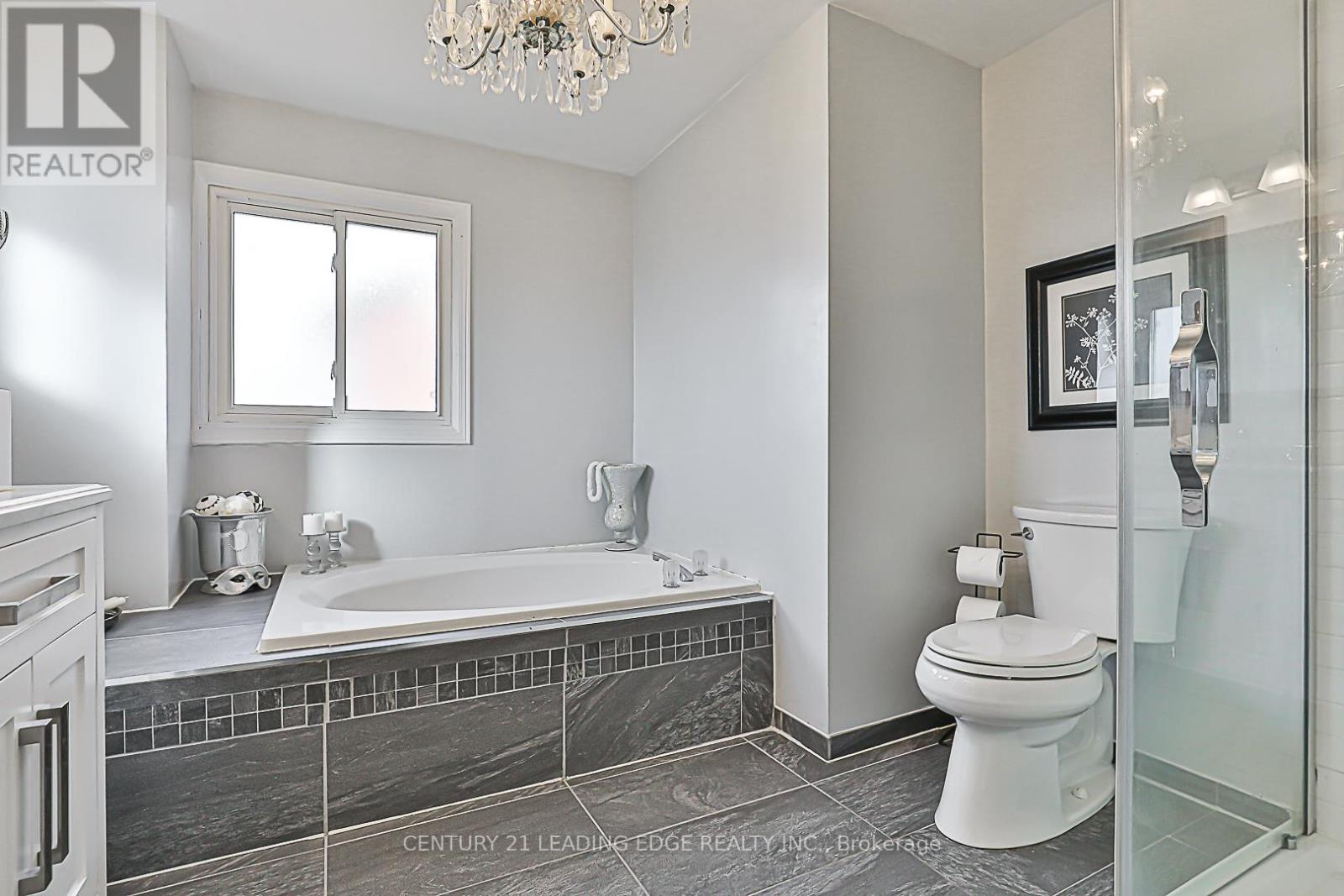 724 Barnes Crescent, Oshawa, Ontario  L1J 8K1 - Photo 25 - E12147179