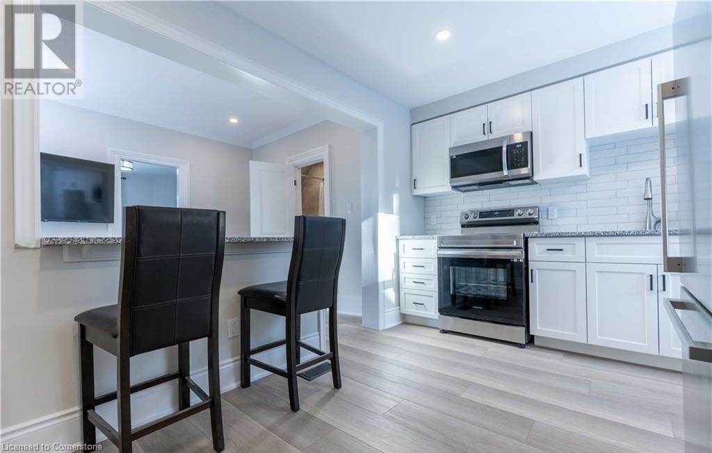 Property at 66 QUEEN Street W image 3