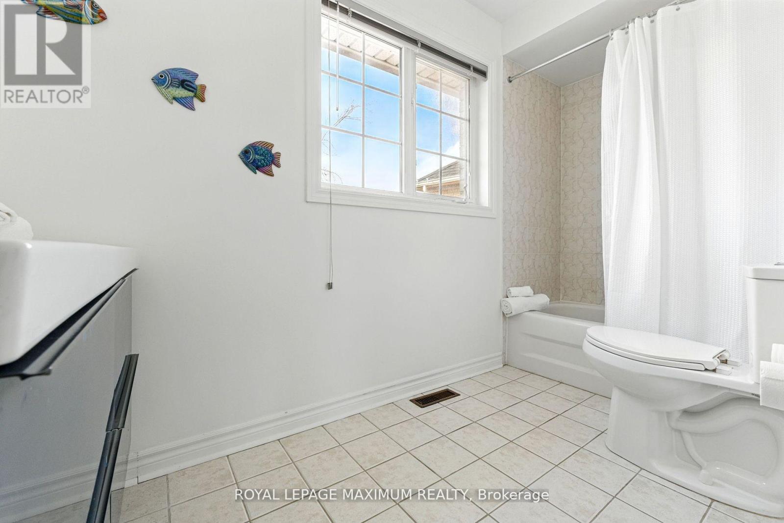 104 Lookout Point Court, Vaughan, Ontario  L4H 1T9 - Photo 30 - N12147094