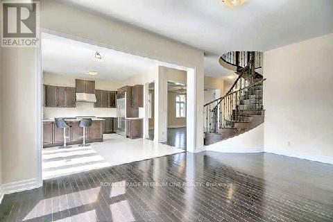 7 Robert Berry Crescent, King, Ontario  L7B 1C9 - Photo 4 - N12147200