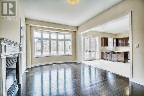 7 Robert Berry Crescent, King, Ontario  L7B 1C9 - Photo 5 - N12147200