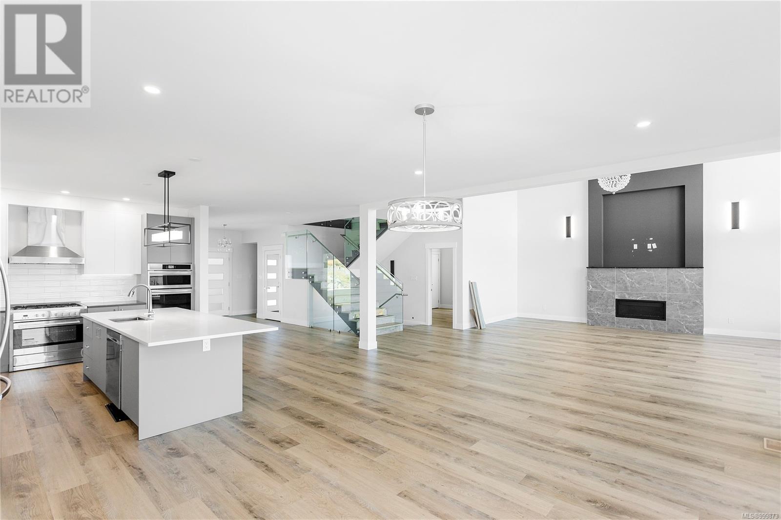 Property at 100 Abalone Pl image 3
