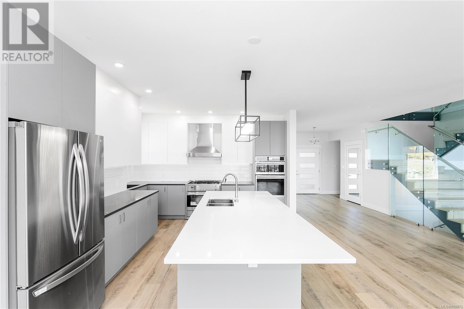 Property at 100 Abalone Pl image 5