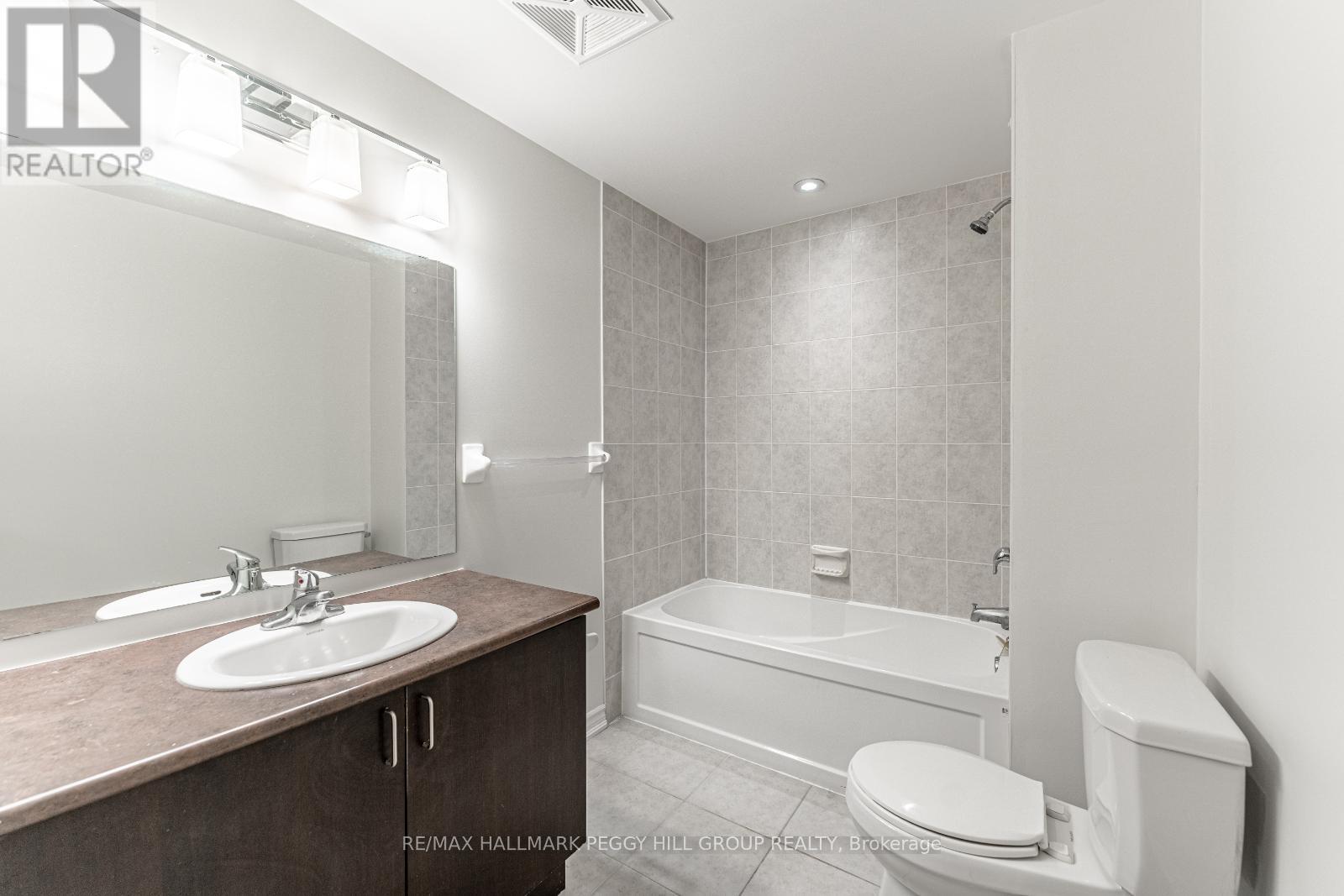 305 - 45 Ferndale Drive S, Barrie, Ontario  L4N 5W7 - Photo 10 - S12147121