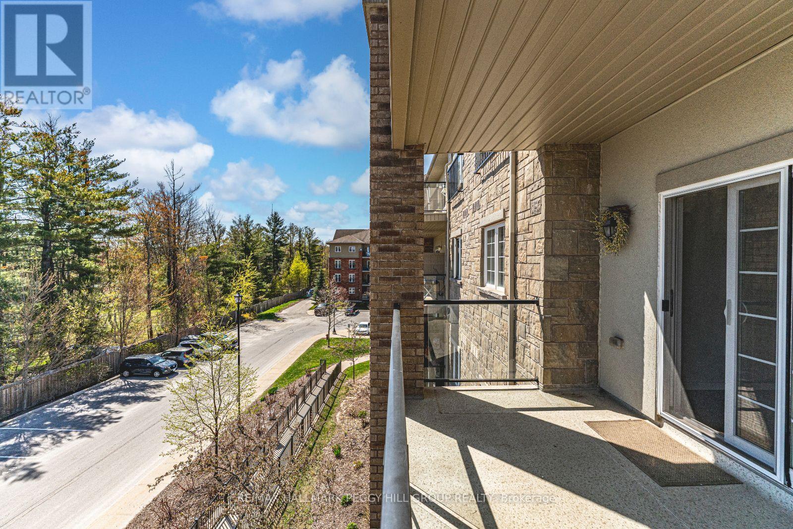 305 - 45 Ferndale Drive S, Barrie, Ontario  L4N 5W7 - Photo 11 - S12147121