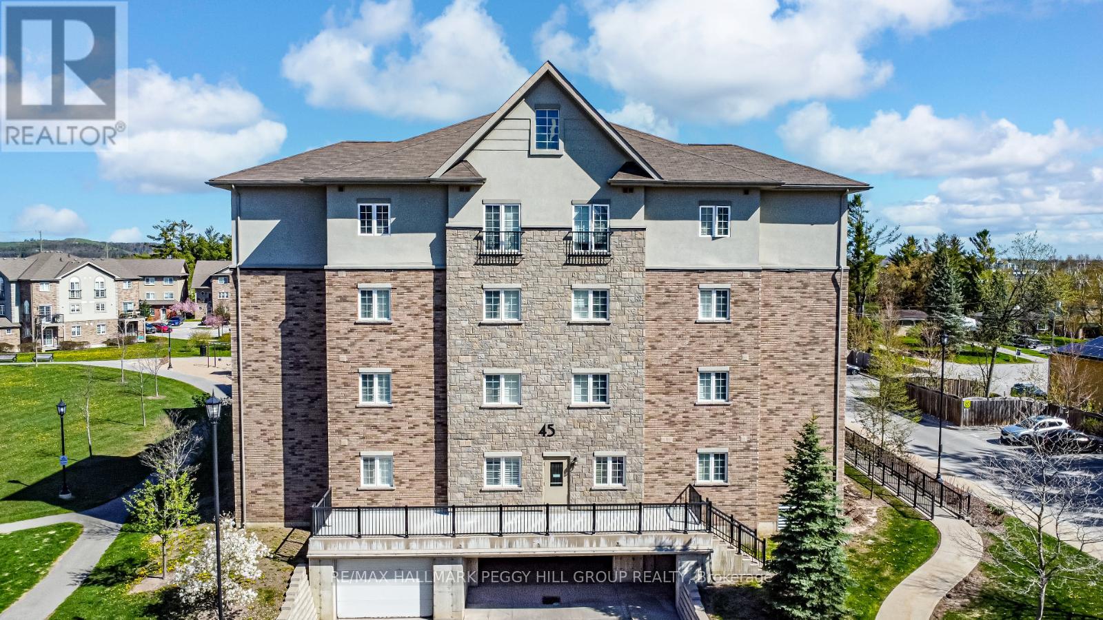 305 - 45 Ferndale Drive S, Barrie, Ontario  L4N 5W7 - Photo 2 - S12147121