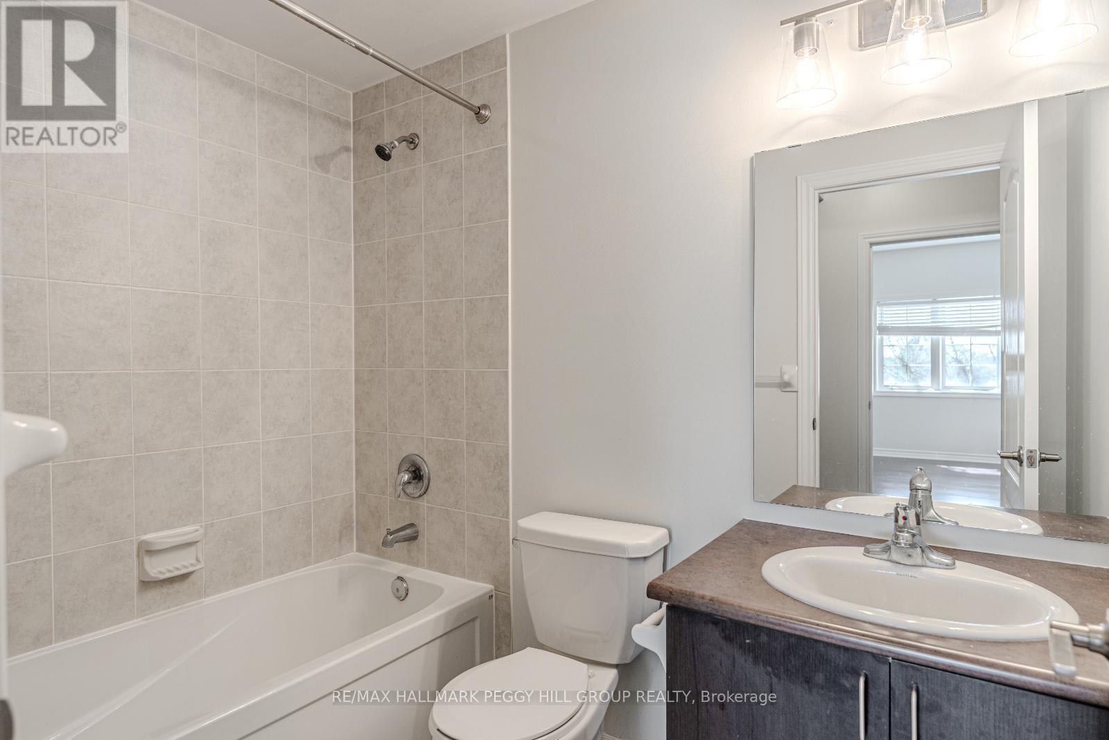 305 - 45 Ferndale Drive S, Barrie, Ontario  L4N 5W7 - Photo 8 - S12147121