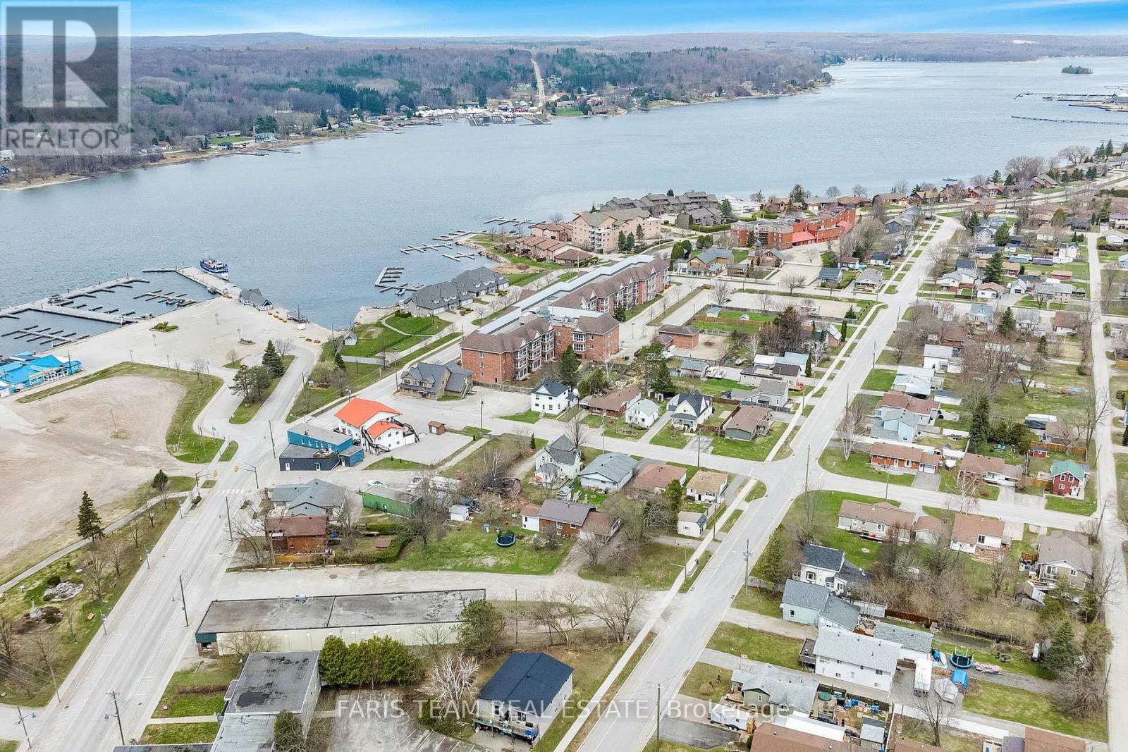 10 Wolfe Street, Penetanguishene, Ontario  L9M 1B9 - Photo 12 - S12147163