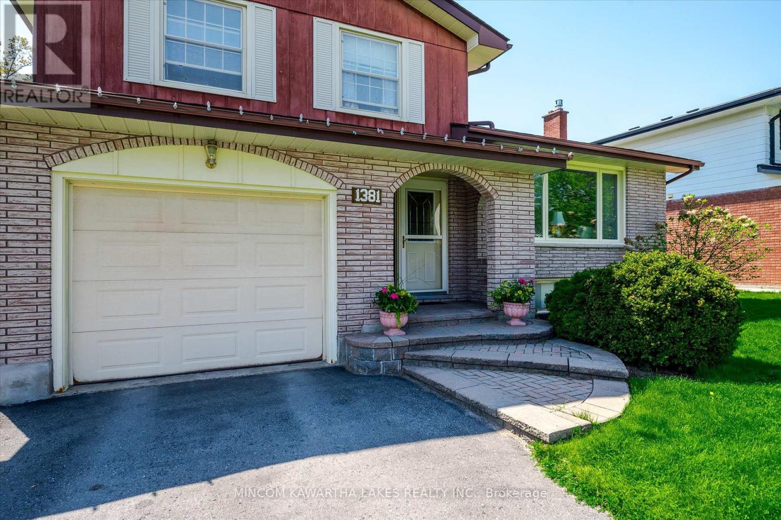 1381 Heather Lane, Peterborough West, Ontario  K9J 7N1 - Photo 4 - X12147328