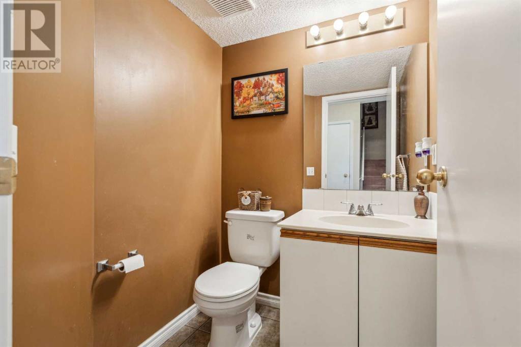9 Sandpiper Lane Nw, Calgary, Alberta  T3K 4L7 - Photo 4 - A2214976