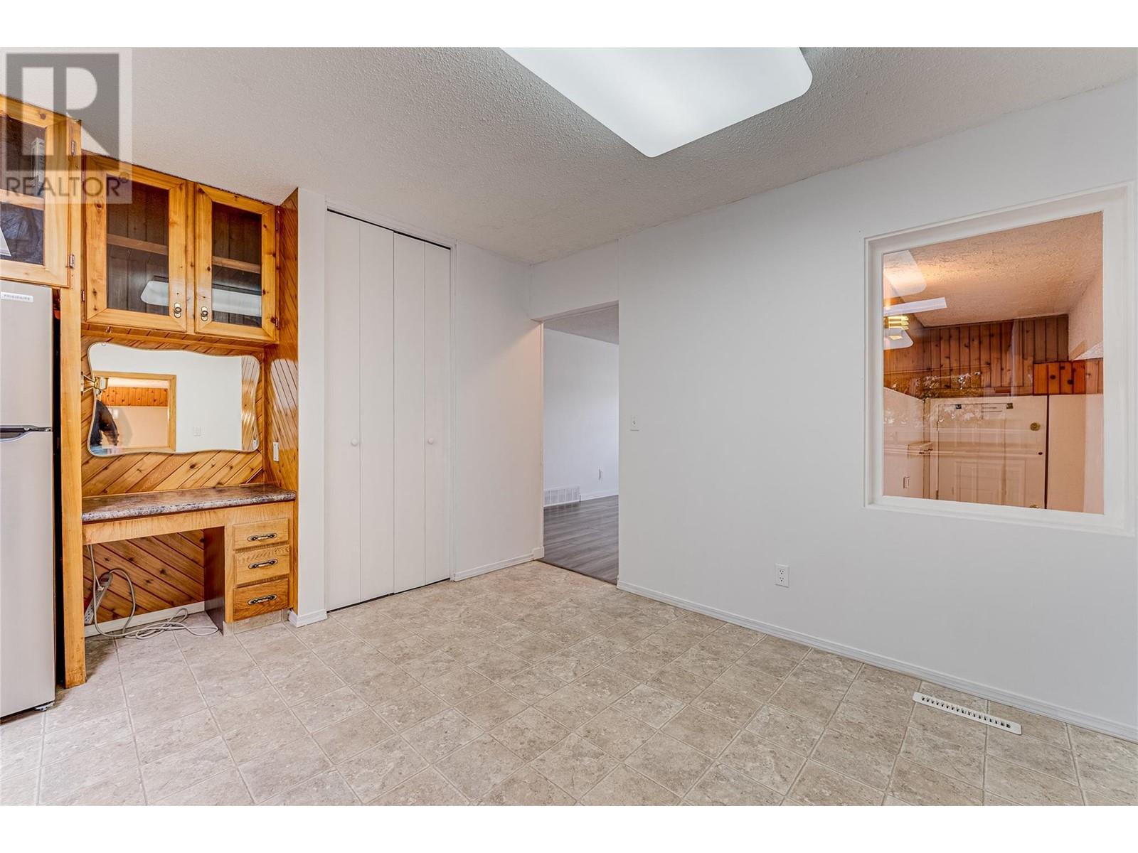 Property at 2304 18 Street image 3