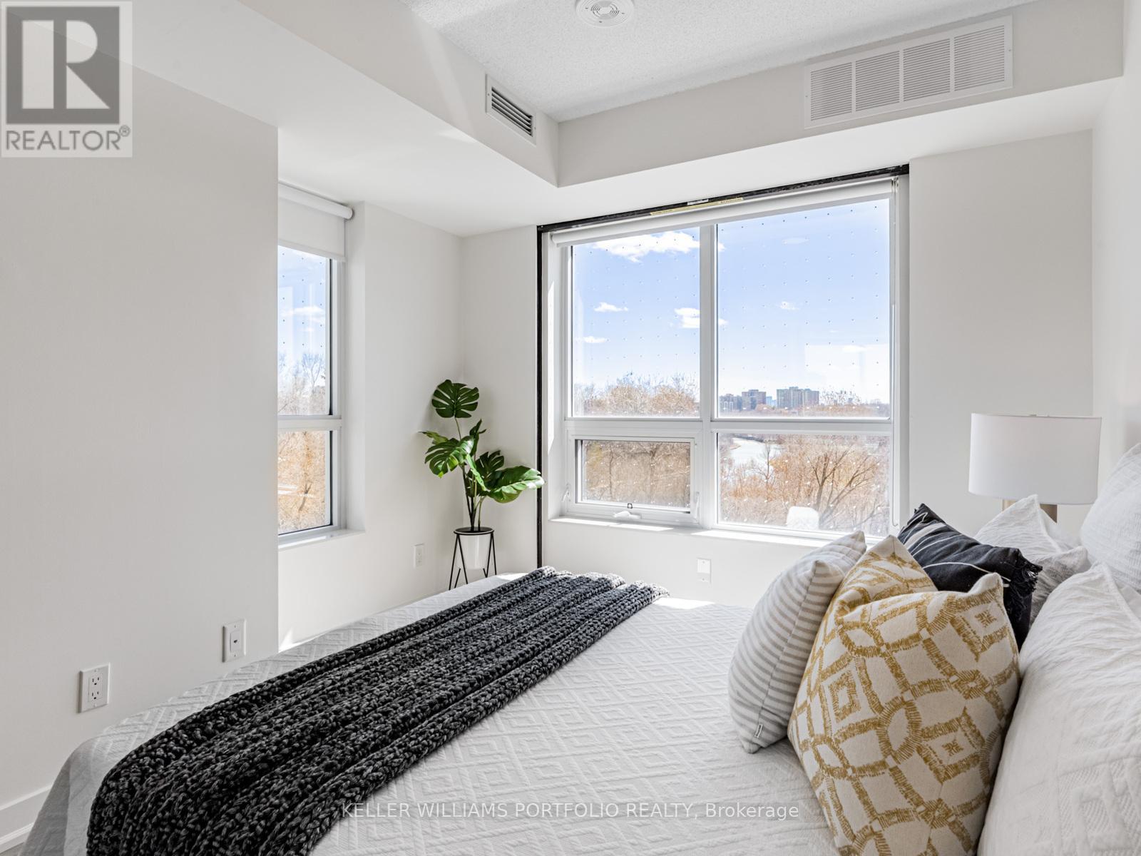 407 - 10 Wilby Crescent, Toronto, Ontario  M9N 0B6 - Photo 17 - W12147068
