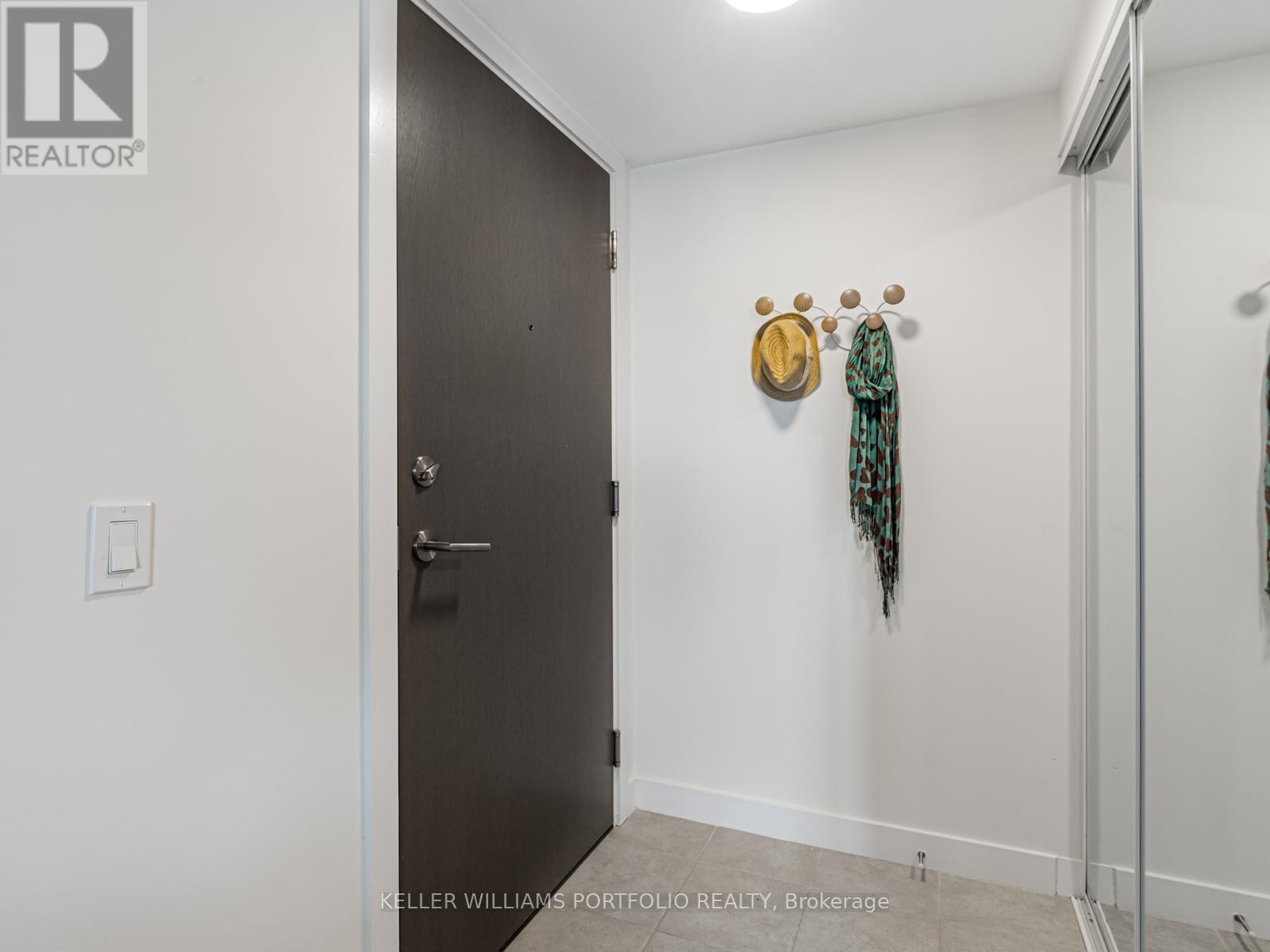 407 - 10 Wilby Crescent, Toronto, Ontario  M9N 0B6 - Photo 3 - W12147068