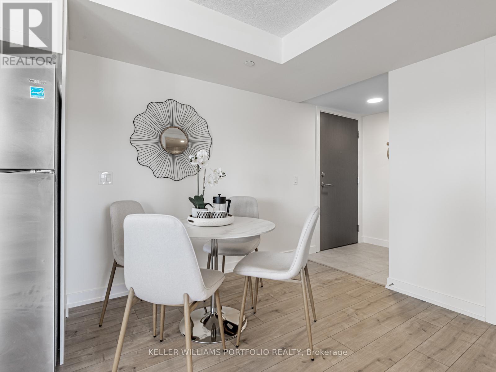 407 - 10 Wilby Crescent, Toronto, Ontario  M9N 0B6 - Photo 4 - W12147068