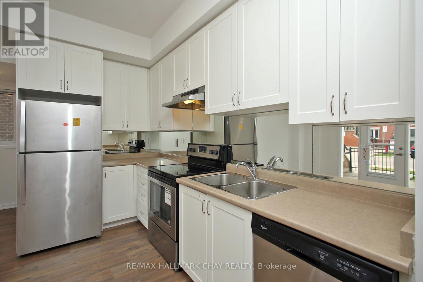 Property at 252 - 250 SUNNY MEADOW BOULEVARD image 4